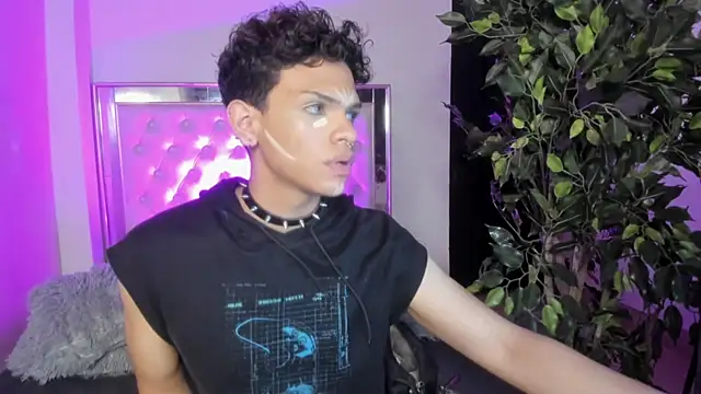 Snapshot of matt_wesley chatting on December 2024 04:37:01 AM matt wesley online show from December 2024 04:37:01 AM