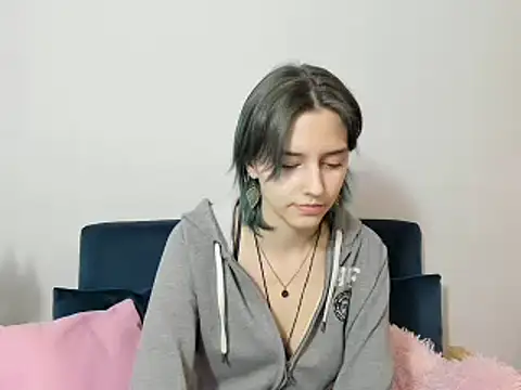Snapshot of DevineNatalie chatting on December 2024 03:04:02 PM DevineNatalie online show from December 2024 03:04:02 PM