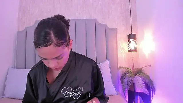 Snapshot of Alahia_Baiter chatting on March 2025 03:19:01 PM Alahia Baiter online show from March 2025 03:19:01 PM