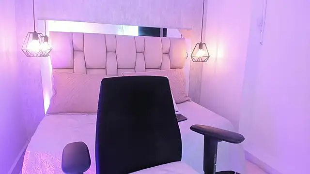 Snapshot of Alahia_Baiter chatting on March 2025 12:01:02 PM Alahia Baiter online show from March 2025 12:01:02 PM