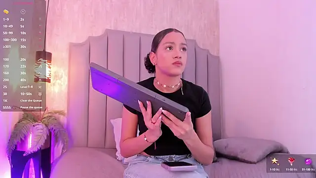 Snapshot of Alahia_Baiter chatting on March 2025 11:34:02 AM Alahia Baiter online show from March 2025 11:34:02 AM