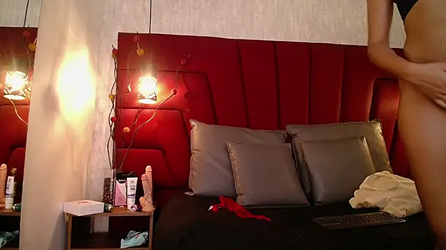 Snapshot of Alahia_Baiter chatting on January 2025 11:43:01 AM Alahia Baiter online show from January 2025 11:43:01 AM