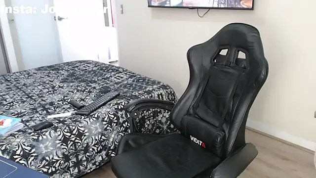 jonhklleyn online show from November 2025 06:23:02 PM