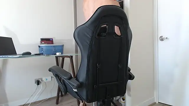 jonhklleyn online show from February 2025 06:31:01 PM