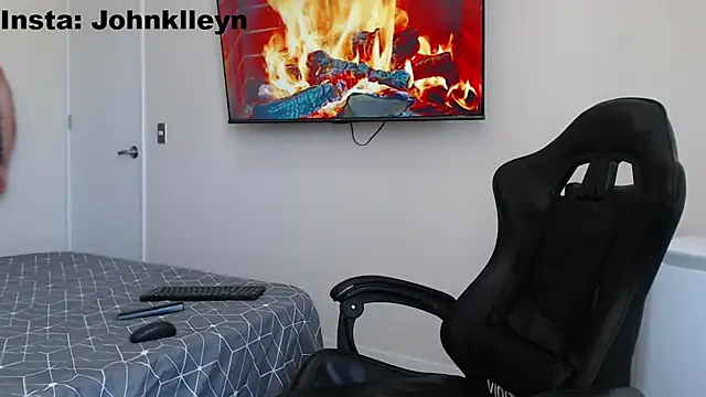 jonhklleyn online show from December 2025 06:12:01 PM