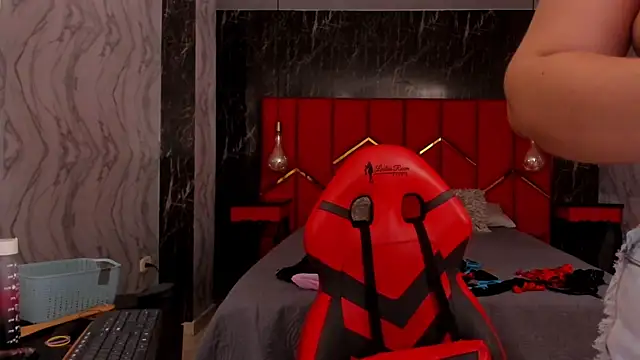 Snapshot of SLUTTY_MILA chatting on December 2024 07:51:02 AM SLUTTY MILA online show from December 2024 07:51:02 AM