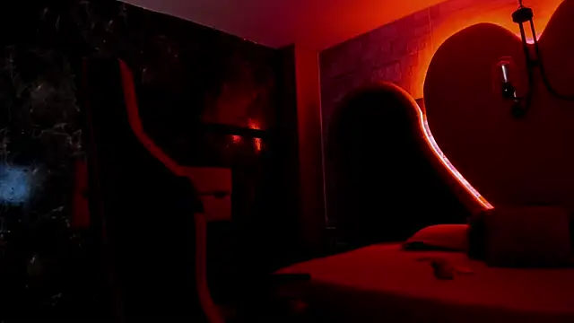 Snapshot of SLUTTY_MILA chatting on January 2025 11:18:02 PM SLUTTY MILA online show from January 2025 11:18:02 PM