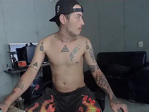 Snapshot of patrik_tattoo_ chatting on April 2026 04:30:01 PM patrik tattoo online show from April 2026 04:30:01 PM