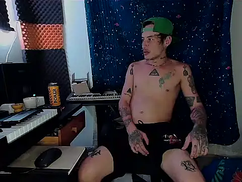 Snapshot of patrik_tattoo_ chatting on March 2025 04:10:02 AM patrik tattoo online show from March 2025 04:10:02 AM