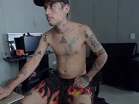 Snapshot of patrik_tattoo_ chatting on March 2026 06:09:01 PM patrik tattoo online show from March 2026 06:09:01 PM