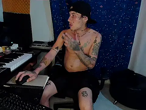 Snapshot of patrik_tattoo_ chatting on March 2025 03:30:02 AM patrik tattoo online show from March 2025 03:30:02 AM