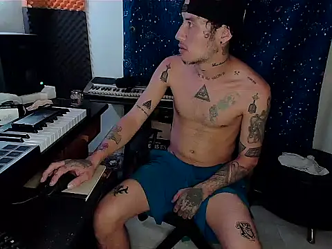 Snapshot of patrik_tattoo_ chatting on February 2025 04:01:01 AM patrik tattoo online show from February 2025 04:01:01 AM