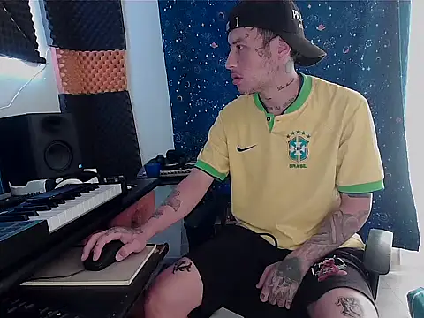 Snapshot of patrik_tattoo_ chatting on February 2025 06:26:02 PM patrik tattoo online show from February 2025 06:26:02 PM