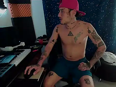 Snapshot of patrik_tattoo_ chatting on February 2025 09:28:01 PM patrik tattoo online show from February 2025 09:28:01 PM