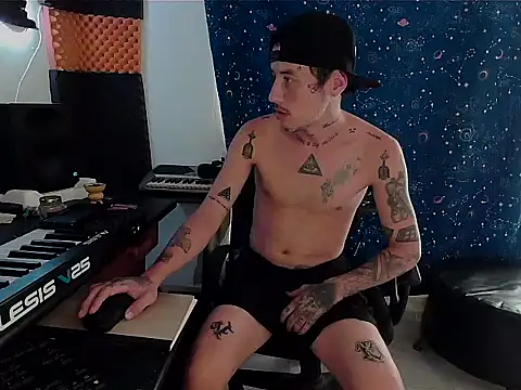 Snapshot of patrik_tattoo_ chatting on March 2025 06:56:01 PM patrik tattoo online show from March 2025 06:56:01 PM