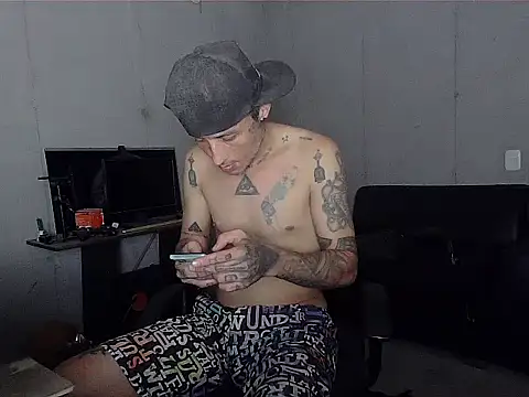 Snapshot of patrik_tattoo_ chatting on April 2026 05:47:01 AM patrik tattoo online show from April 2026 05:47:01 AM