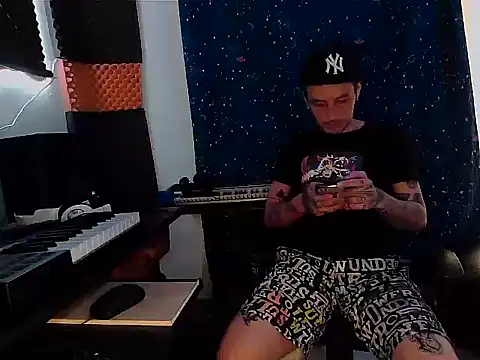 Snapshot of patrik_tattoo_ chatting on February 2025 10:22:02 PM patrik tattoo online show from February 2025 10:22:02 PM