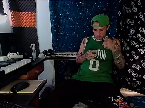 Snapshot of patrik_tattoo_ chatting on February 2025 01:33:02 PM patrik tattoo online show from February 2025 01:33:02 PM