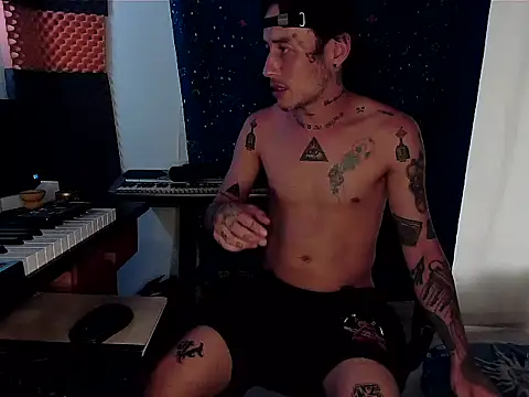 Snapshot of patrik_tattoo_ chatting on March 2025 10:27:02 PM patrik tattoo online show from March 2025 10:27:02 PM