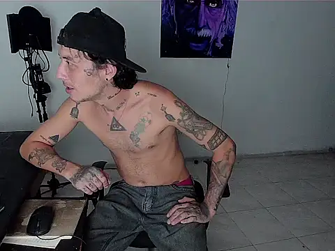 Snapshot of patrik_tattoo_ chatting on October 2025 03:08:02 AM patrik tattoo online show from October 2025 03:08:02 AM