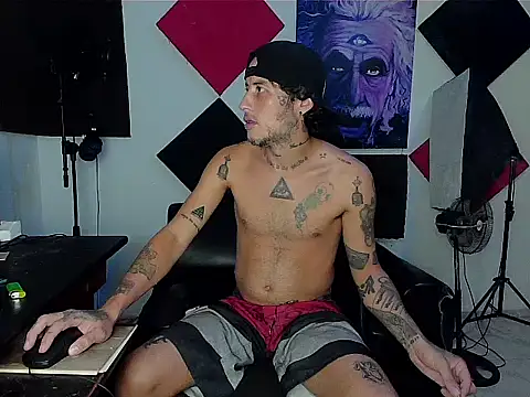 Snapshot of patrik_tattoo_ chatting on September 2025 03:13:01 AM patrik tattoo online show from September 2025 03:13:01 AM