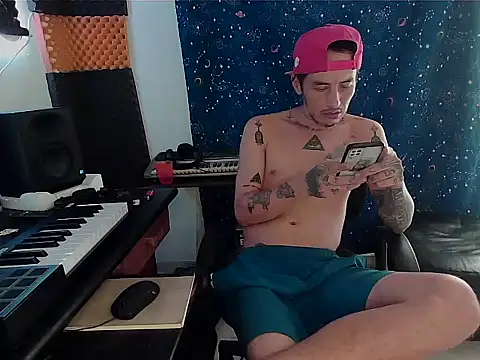 Snapshot of patrik_tattoo_ chatting on February 2025 06:23:02 PM patrik tattoo online show from February 2025 06:23:02 PM