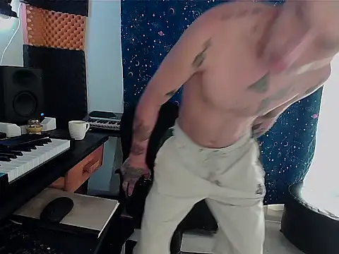 Snapshot of patrik_tattoo_ chatting on March 2025 04:15:02 PM patrik tattoo online show from March 2025 04:15:02 PM