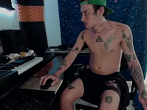 Snapshot of patrik_tattoo_ chatting on March 2025 02:58:01 PM patrik tattoo online show from March 2025 02:58:01 PM