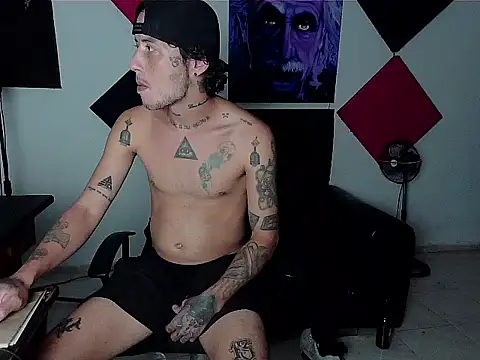 Snapshot of patrik_tattoo_ chatting on October 2025 03:40:02 AM patrik tattoo online show from October 2025 03:40:02 AM