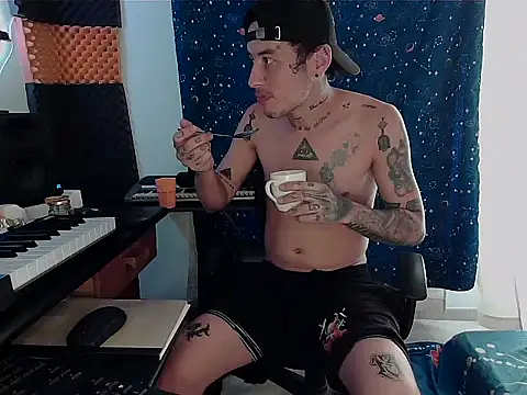 Snapshot of patrik_tattoo_ chatting on March 2025 04:33:02 PM patrik tattoo online show from March 2025 04:33:02 PM