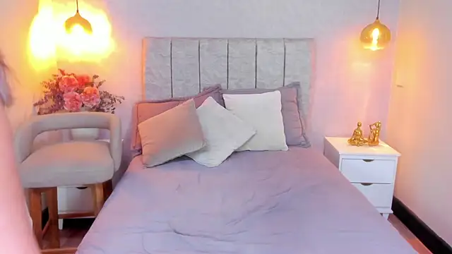 tutu milf online show from December 2025 07:18:02 PM