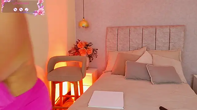 tutu milf online show from April 2026 08:25:02 PM