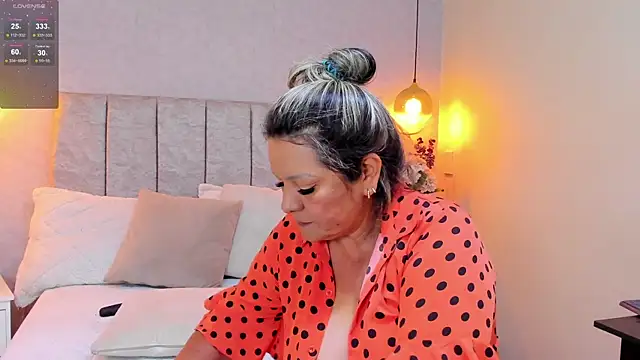Snapshot of tutu_milf chatting on March 2025 07:46:01 PM tutu milf online show from March 2025 07:46:01 PM