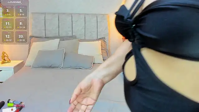 tutu milf online show from February 2026 07:13:01 PM