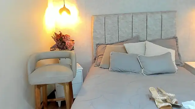 tutu milf online show from February 2026 07:13:01 PM