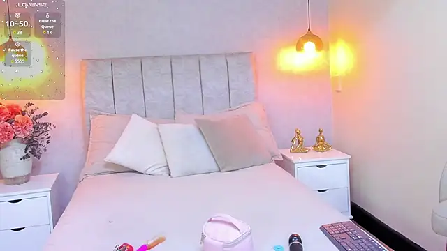 tutu milf online show from October 2025 07:13:02 PM