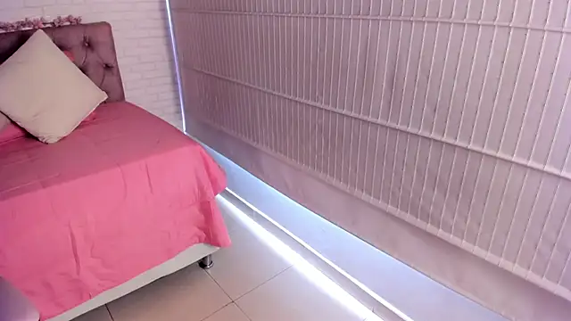 Kitty Pam online show from November 2025 07:40:02 PM