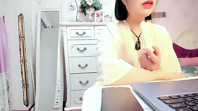 WJYD8 online show from December 2024 06:00:02 AM