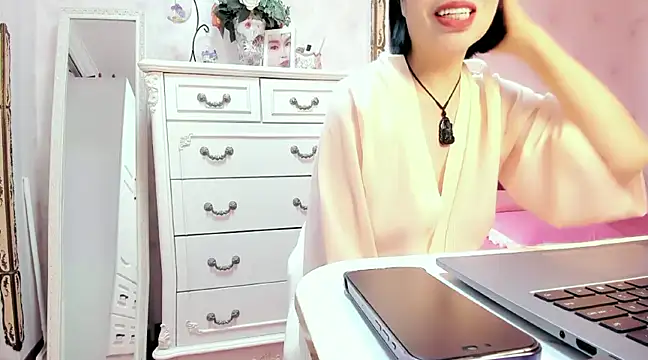 WJYD8 online show from December 2024 12:22:01 PM