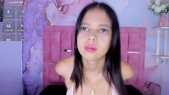 LizzMartin online show from September 2025 07:09:02 PM