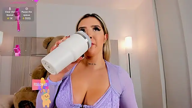 Snapshot of saraamiller_ chatting on February 2025 05:23:01 AM saraamiller online show from February 2025 05:23:01 AM