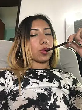 alessia clarkk online show from December 2024 09:22:02 PM