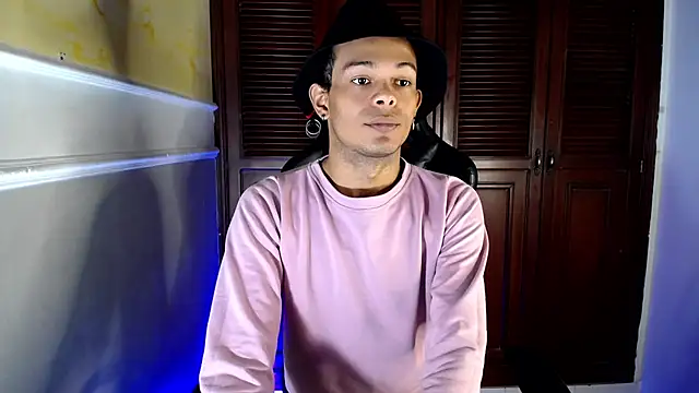 Snapshot of rose_Skinny_ chatting on October 2025 07:14:01 PM rose Skinny online show from October 2025 07:14:01 PM