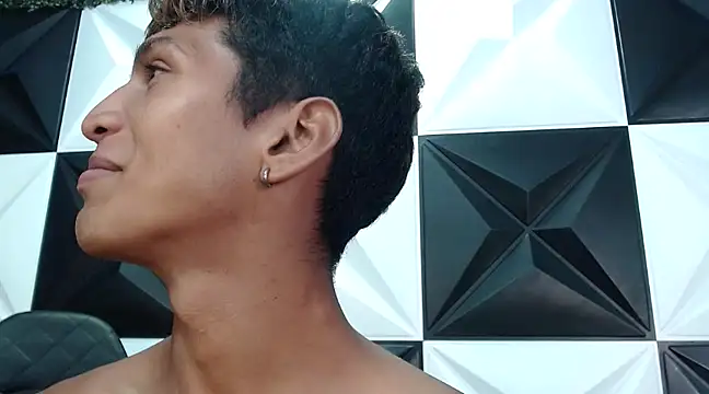 mau elixxx online show from February 2025 12:44:01 PM