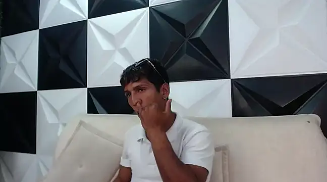 mau elixxx online show from February 2025 07:34:01 PM