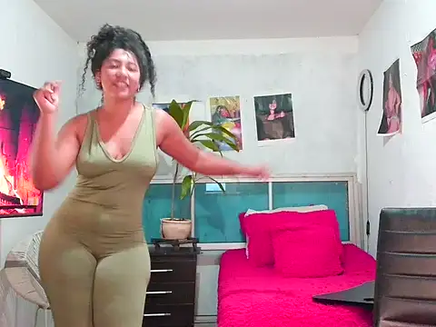 Snapshot of bellacrespalatina chatting on May 2026 04:54:02 PM bellacrespalatina online show from May 2026 04:54:02 PM