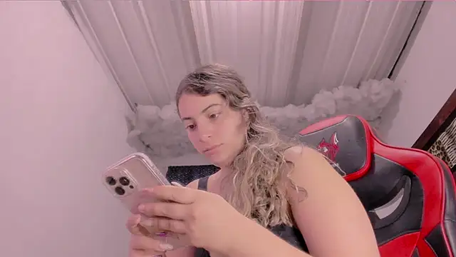 Lauu G online show from September 2025 09:22:02 AM