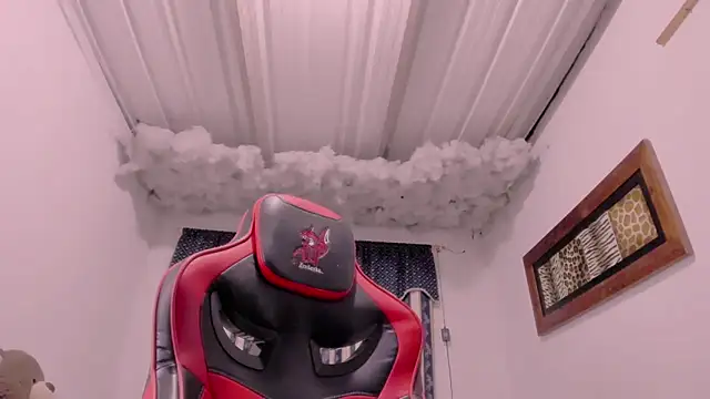 Lauu G online show from September 2025 02:40:01 AM