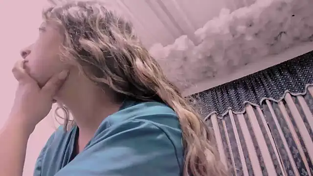 Lauu G online show from September 2025 10:11:02 AM