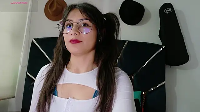 Snapshot of Jade_Zephyra chatting on January 2026 07:23:01 PM Jade Zephyra online show from January 2026 07:23:01 PM